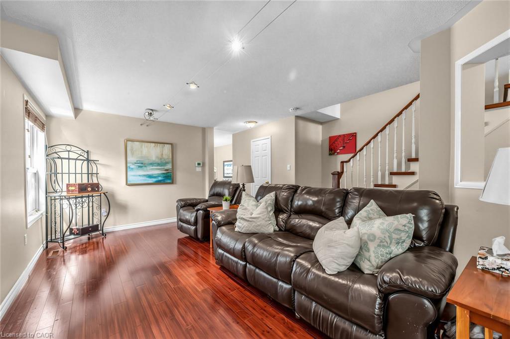1329 Whiffletree Court Property Photo 9