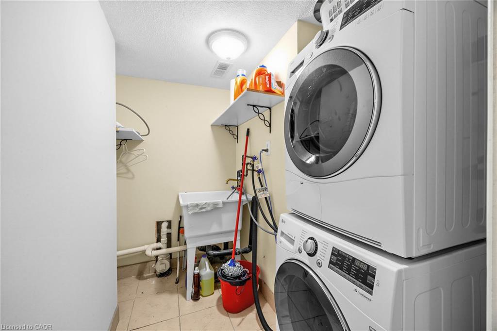 1329 Whiffletree Court Property Photo 29