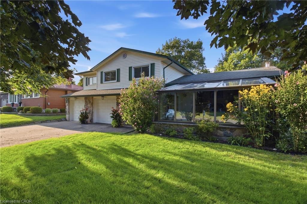 25 Alice Crescent Property Photo 3