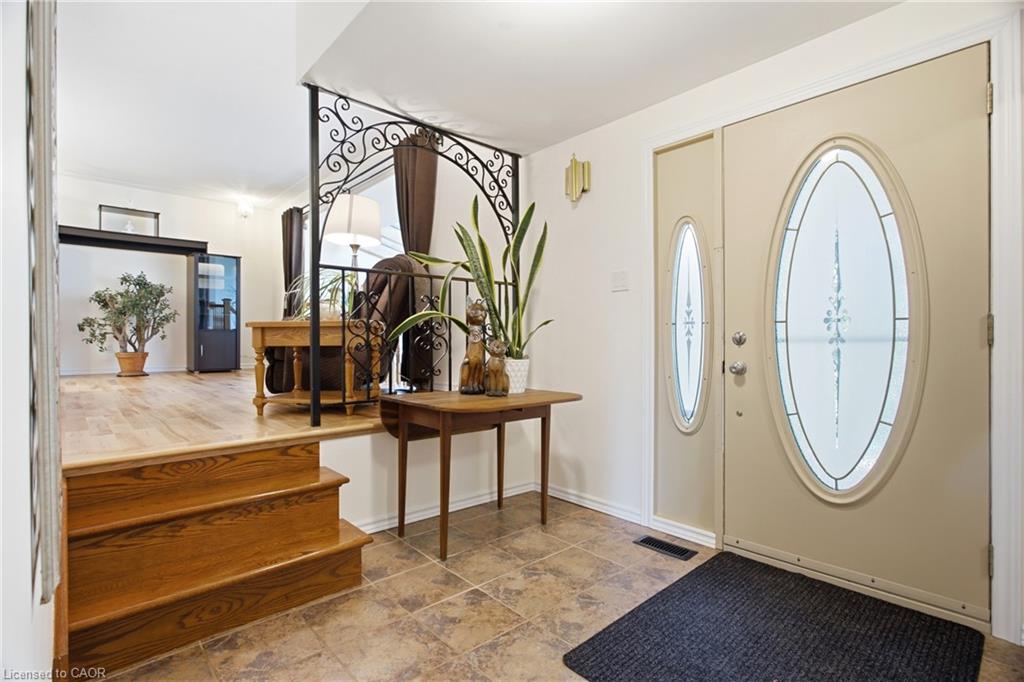25 Alice Crescent Property Photo 5