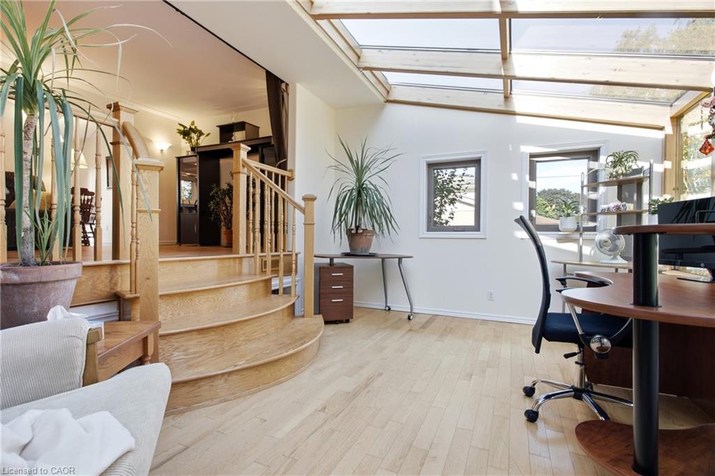 25 Alice Crescent Property Photo 10