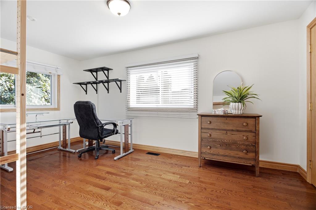 25 Alice Crescent Property Photo 28
