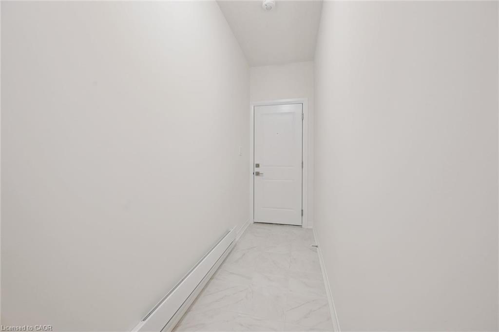 B047-525 Erinbrook Drive Property Photo 5