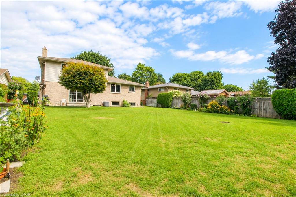 14 Berkley Crescent Property Photo 23