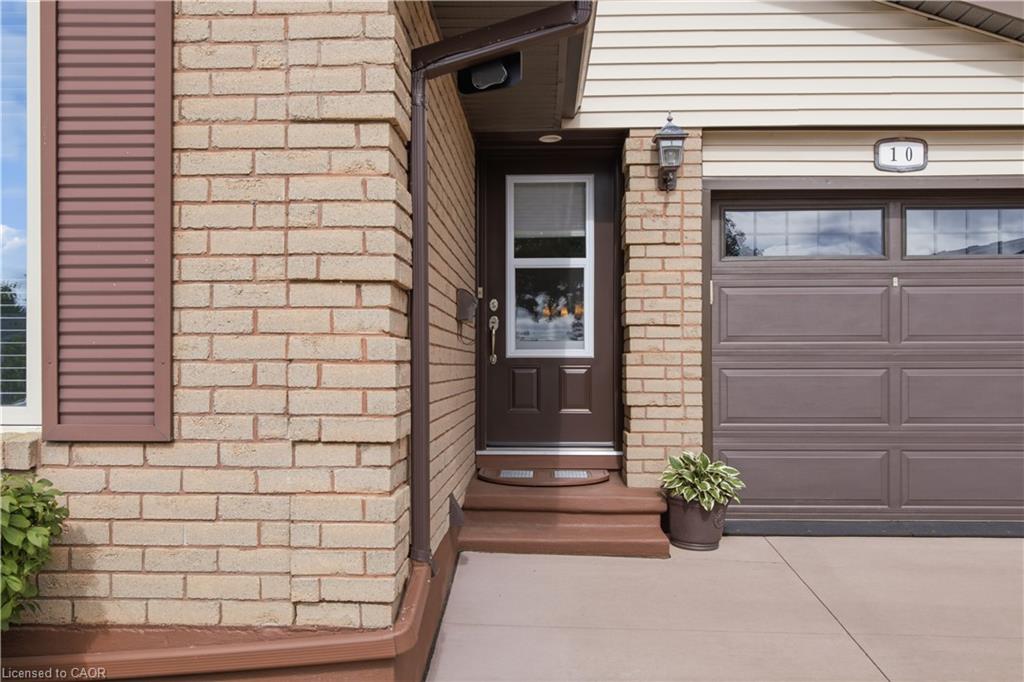 10 Macatee Place Property Photo 3