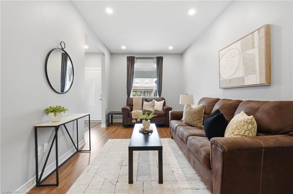 241 Rosslyn Avenue N Property Photo 10