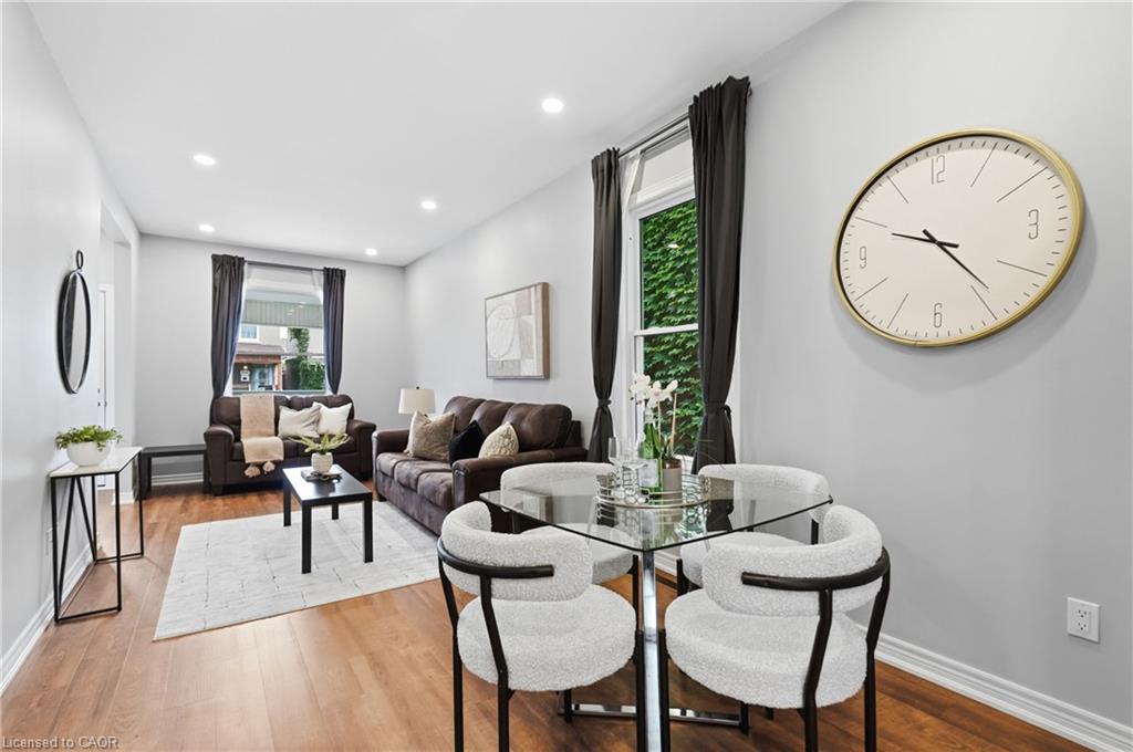 241 Rosslyn Avenue N Property Photo 11