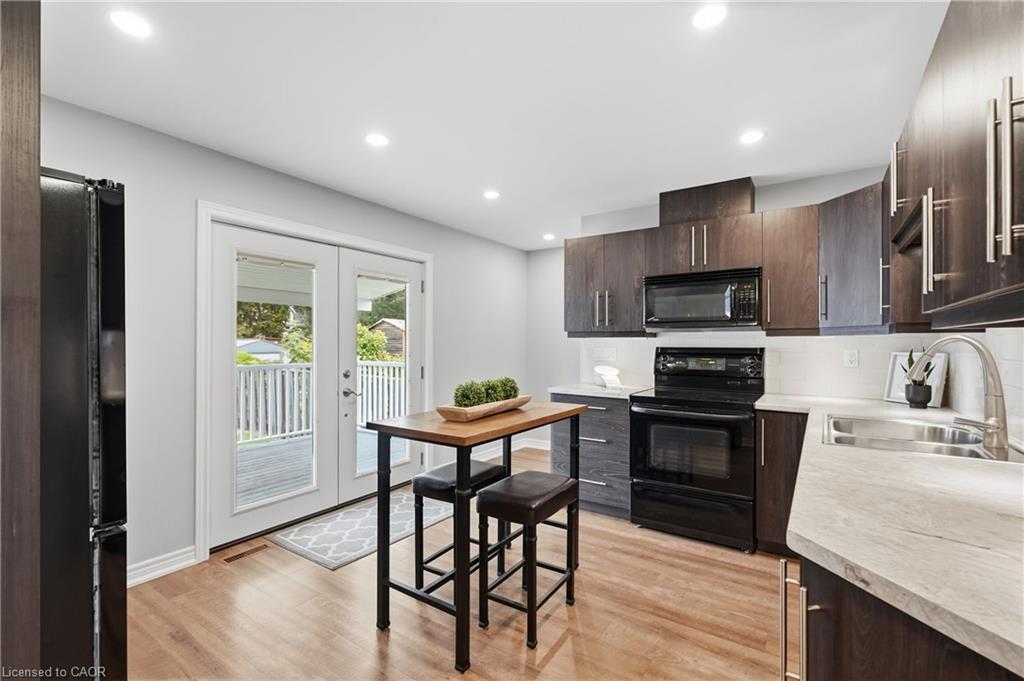 241 Rosslyn Avenue N Property Photo 16