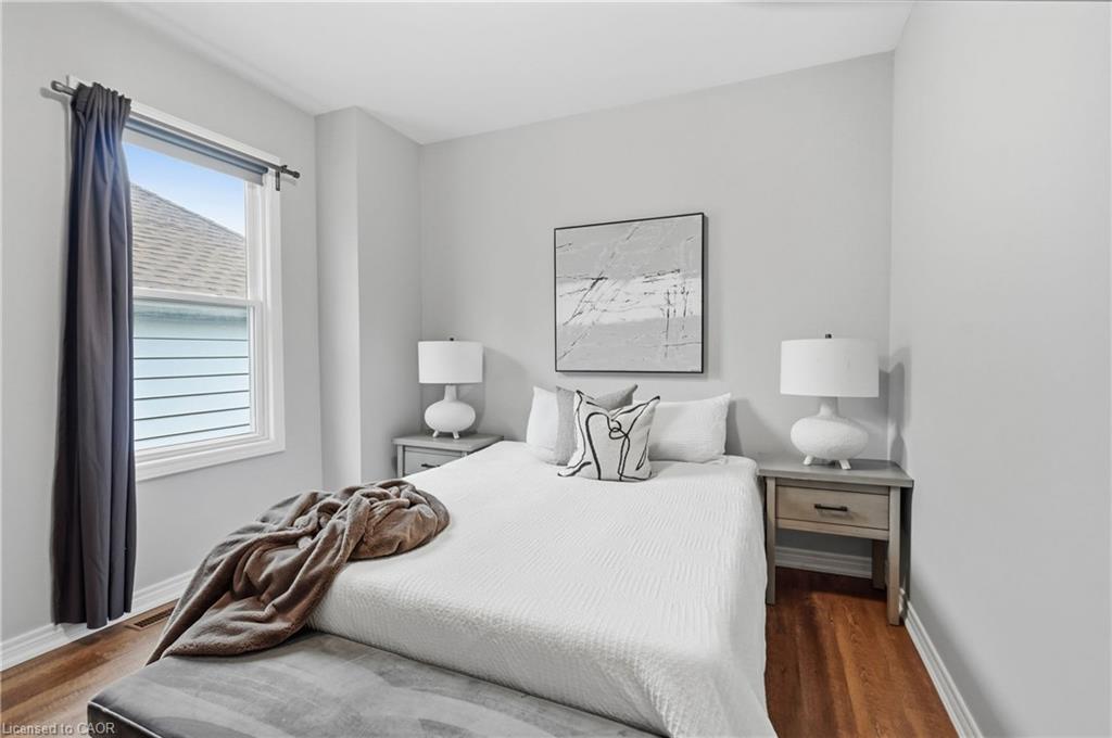 241 Rosslyn Avenue N Property Photo 18