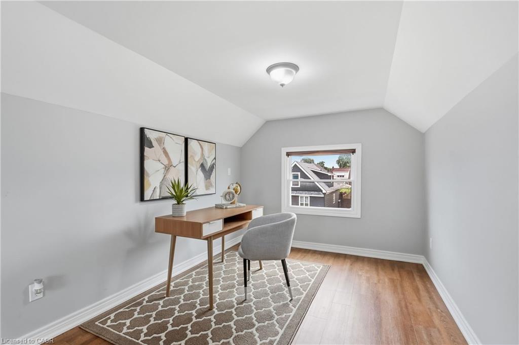 241 Rosslyn Avenue N Property Photo 21