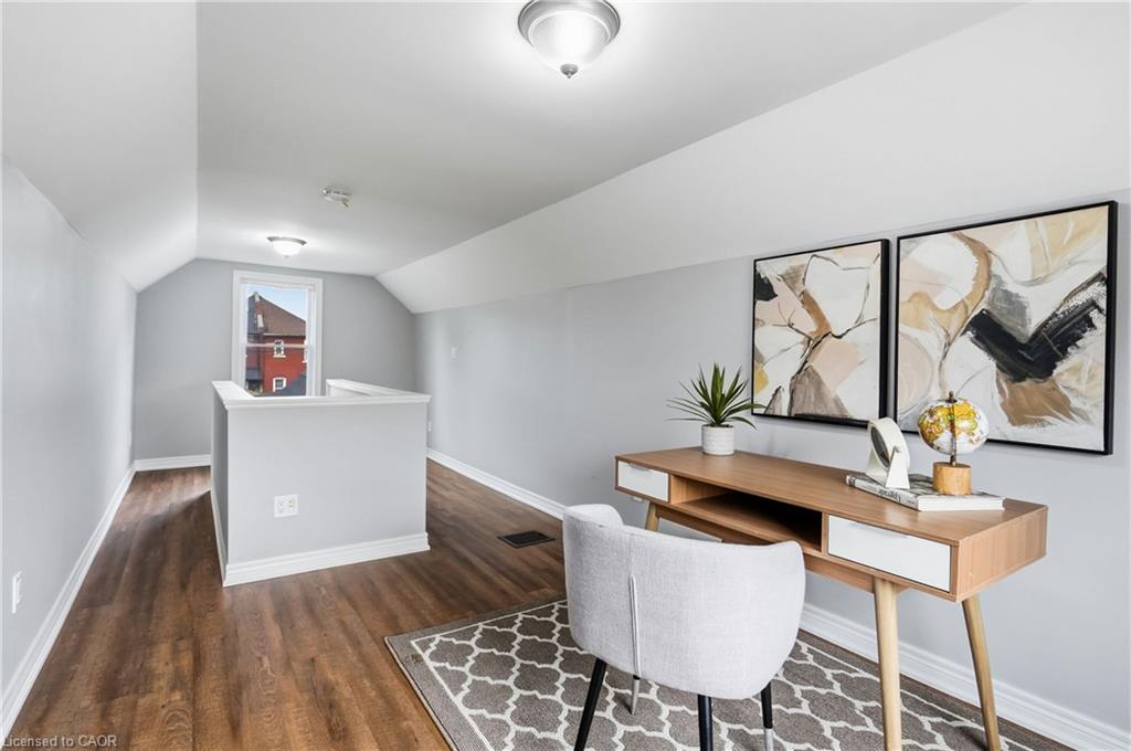 241 Rosslyn Avenue N Property Photo 22