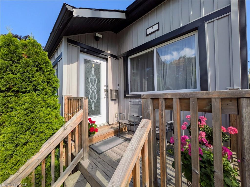 7 Campbell Avenue Property Photo 2