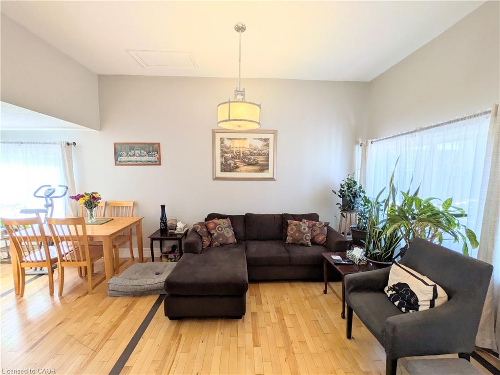 7 Campbell Avenue Property Photo 5