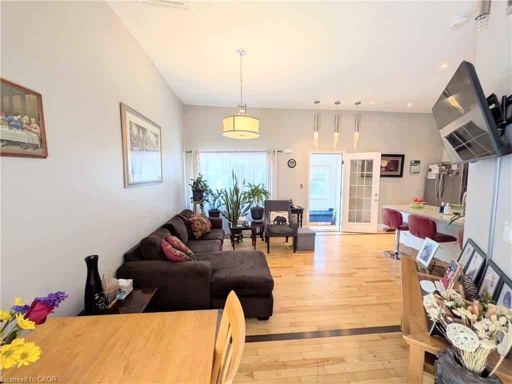 7 Campbell Avenue Property Photo 6