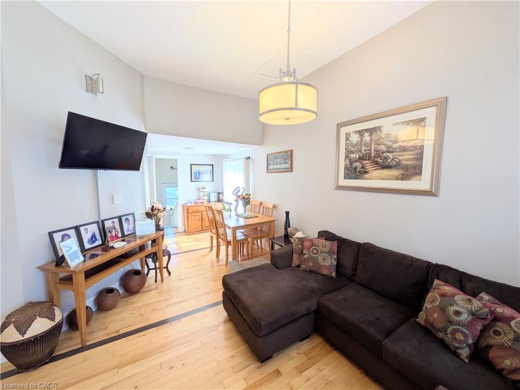 7 Campbell Avenue Property Photo 11