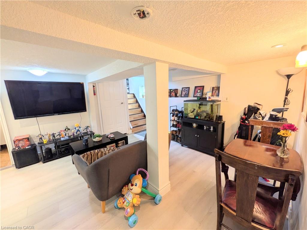 7 Campbell Avenue Property Photo 18