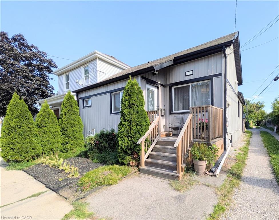 7 Campbell Avenue Property Photo 29