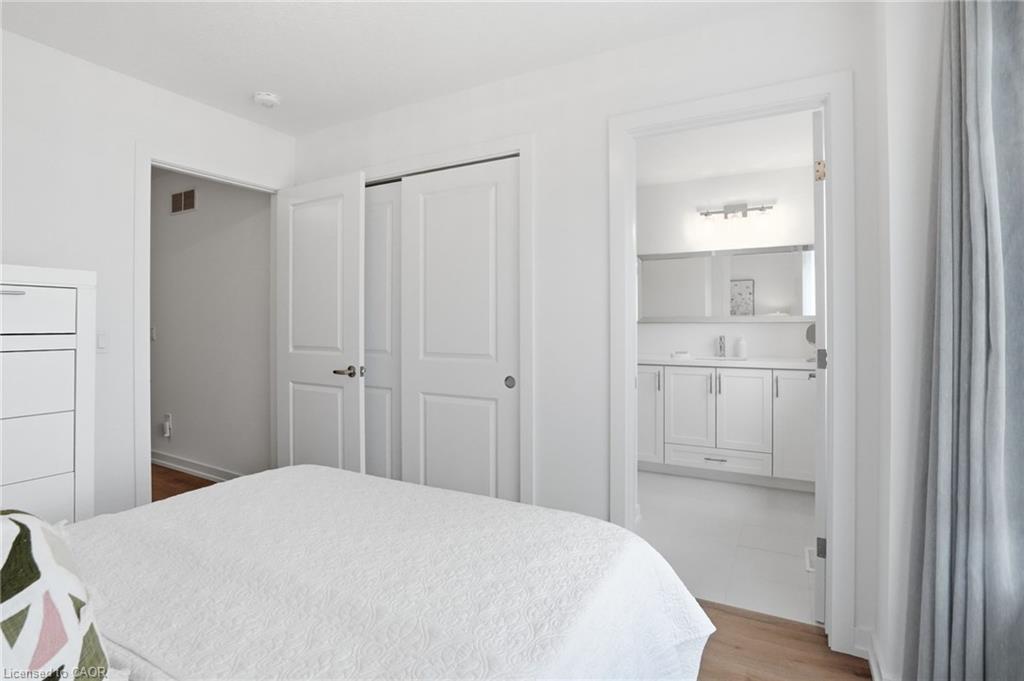 245 Burke Street Property Photo 17