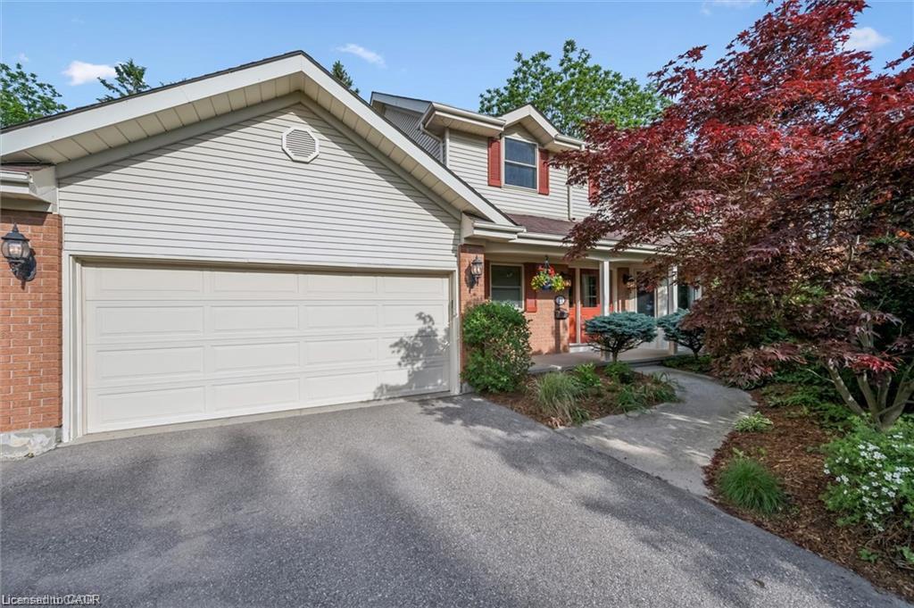 21 Tinatawa Court Property Photo 2