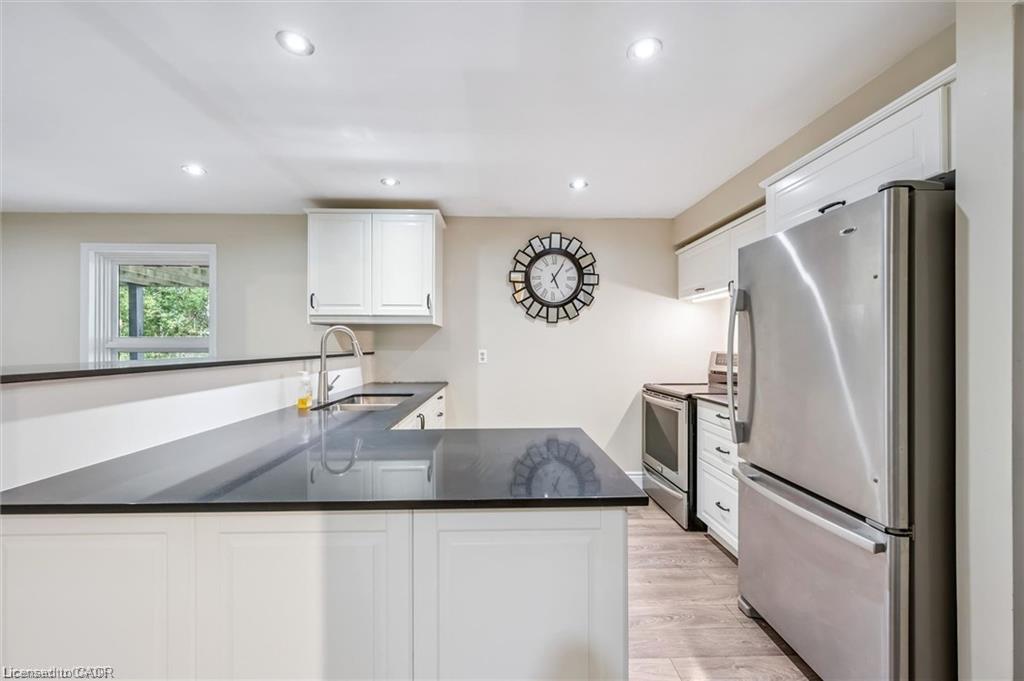 21 Tinatawa Court Property Photo 22