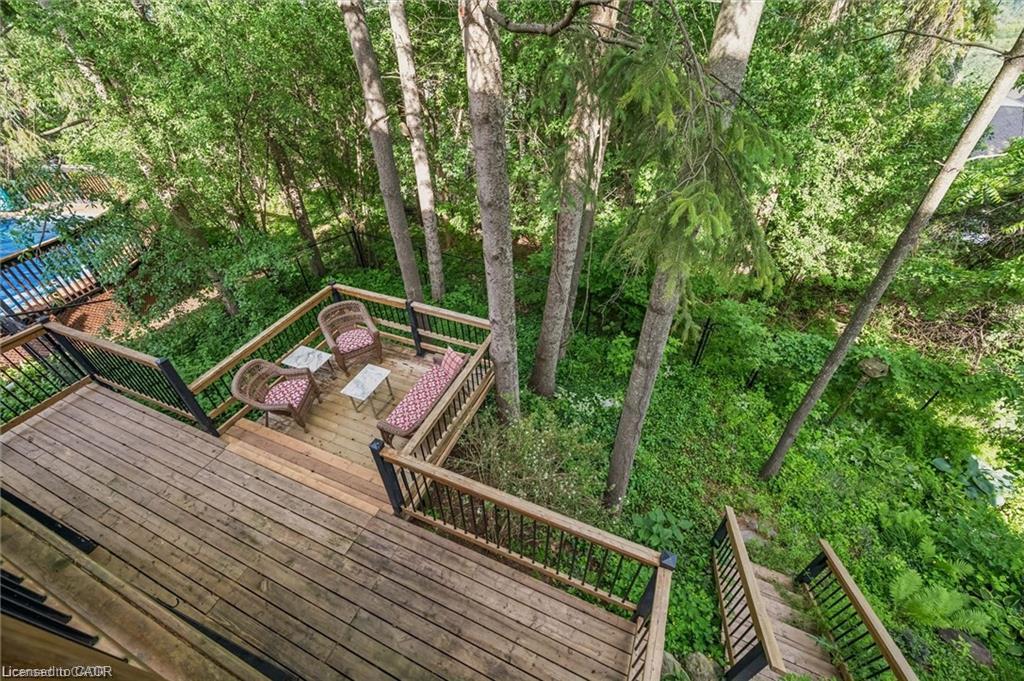 21 Tinatawa Court Property Photo 28