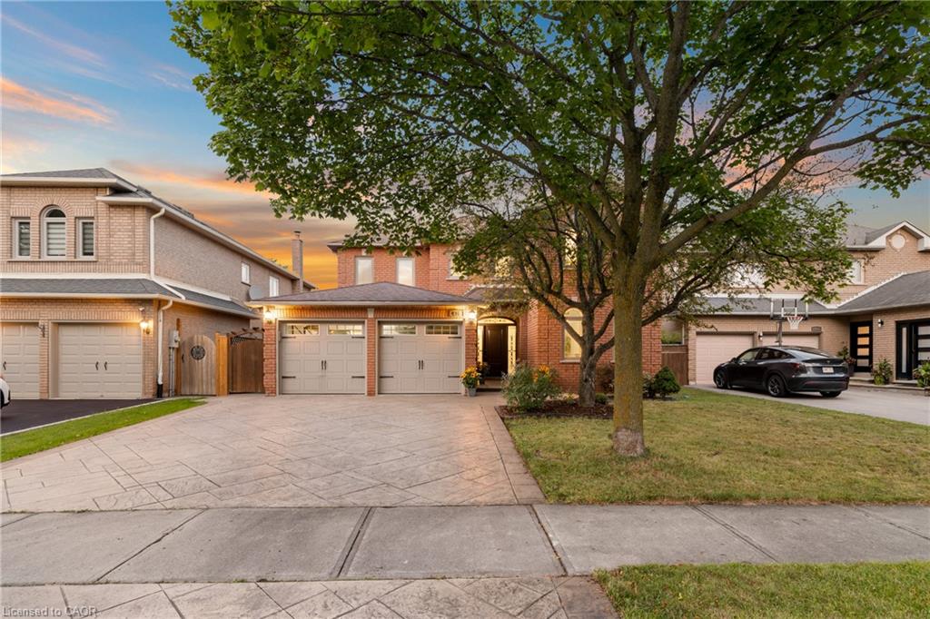 435 March Crescent Property Photo 1