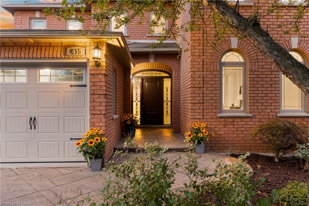 435 March Crescent Property Photo 2