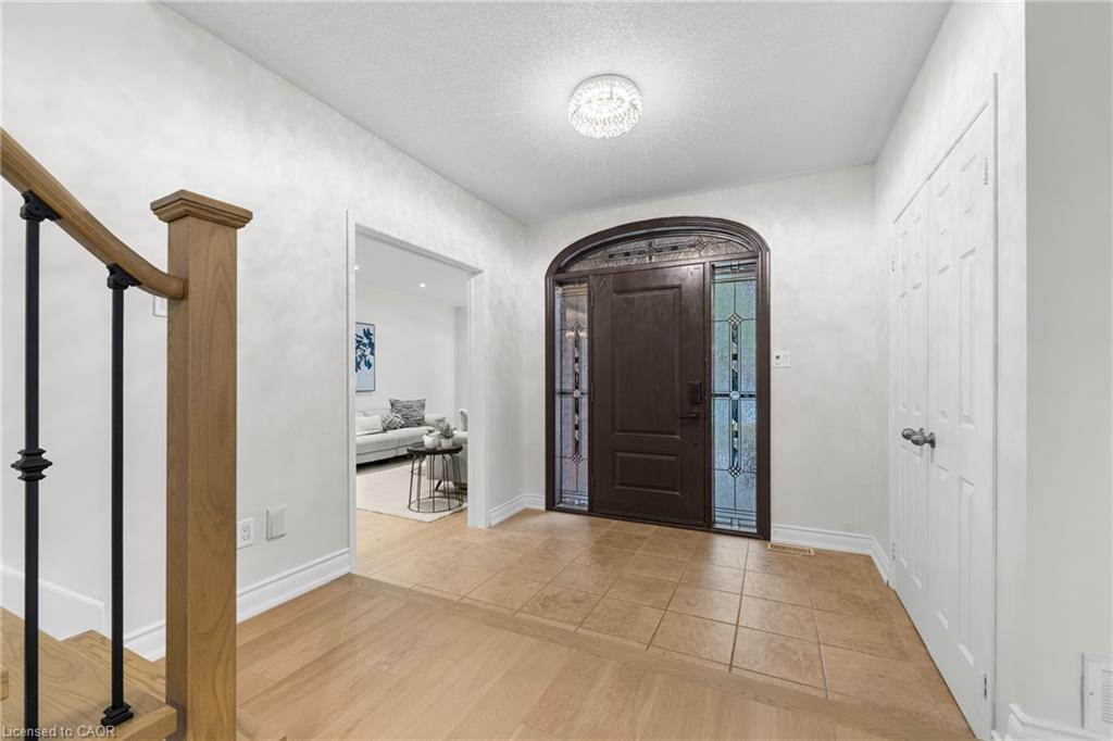 435 March Crescent Property Photo 4