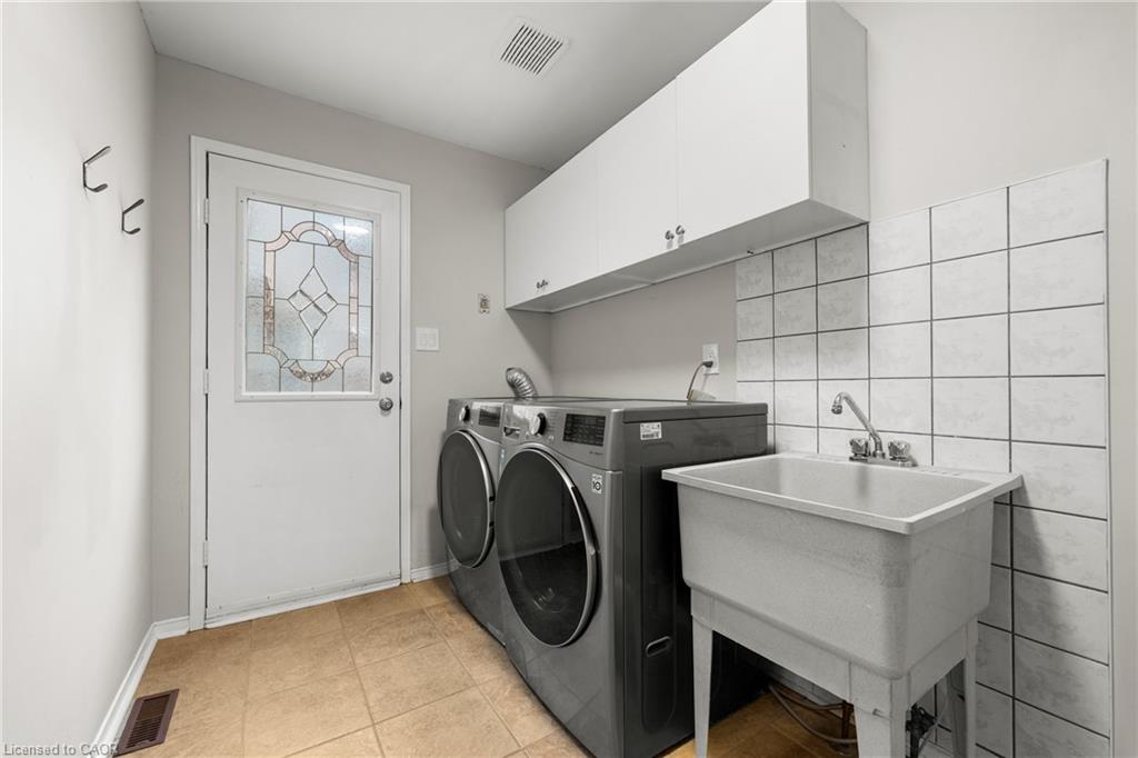 435 March Crescent Property Photo 23