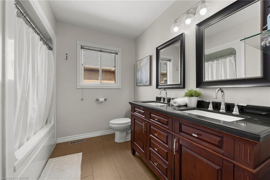 435 March Crescent Property Photo 39