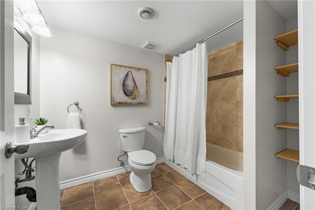 435 March Crescent Property Photo 44