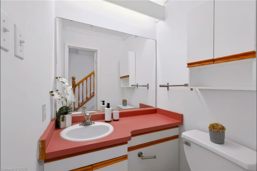 102-121 University Avenue E Property Photo 11