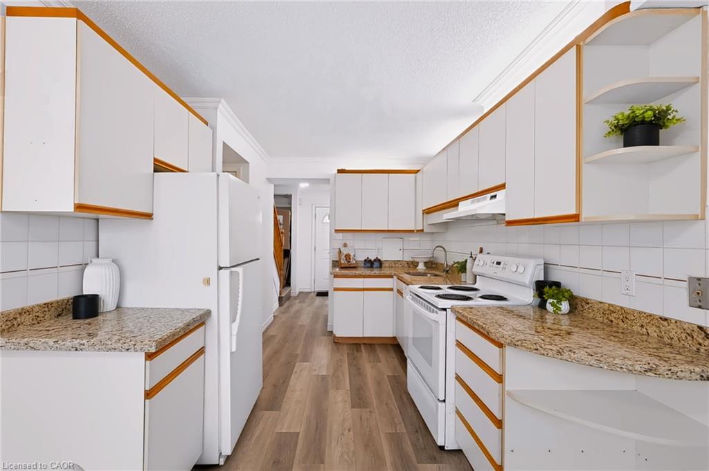 102-121 University Avenue E Property Photo 12