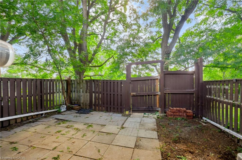 102-121 University Avenue E Property Photo 29