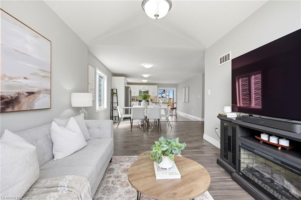 146 Jacob Street W Property Photo 7
