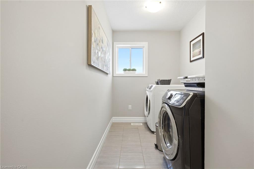 146 Jacob Street W Property Photo 20