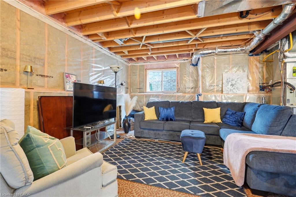 146 Jacob Street W Property Photo 23