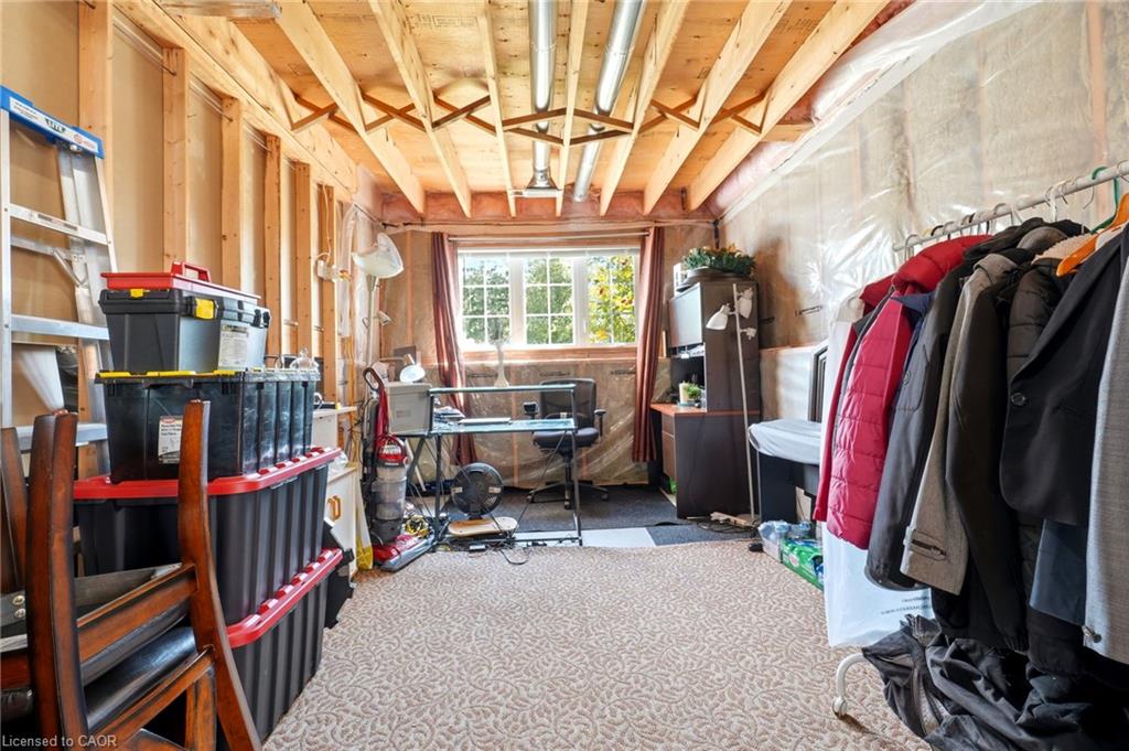 146 Jacob Street W Property Photo 24