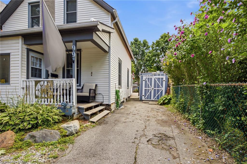 99 Dufferin Street Property Photo 4