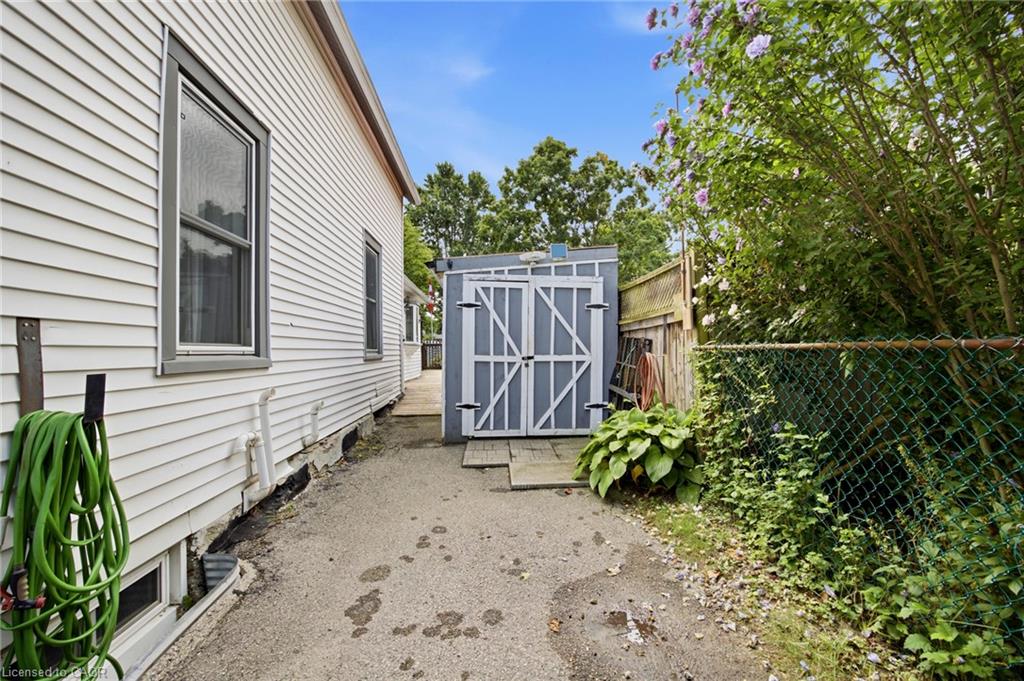 99 Dufferin Street Property Photo 6