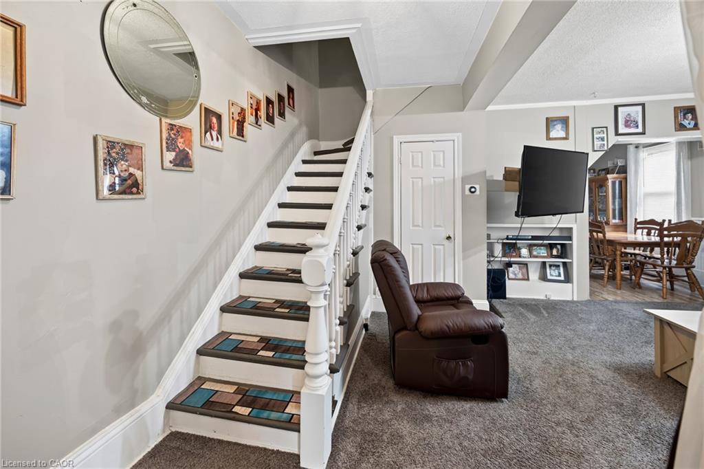 99 Dufferin Street Property Photo 27