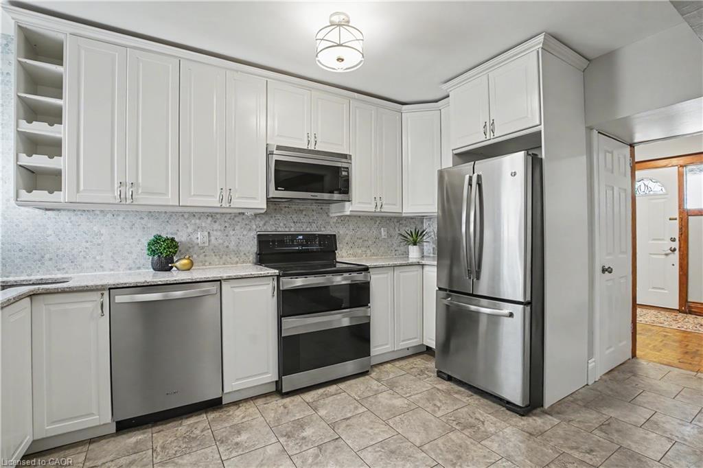 279 Ottawa Street S Property Photo 11