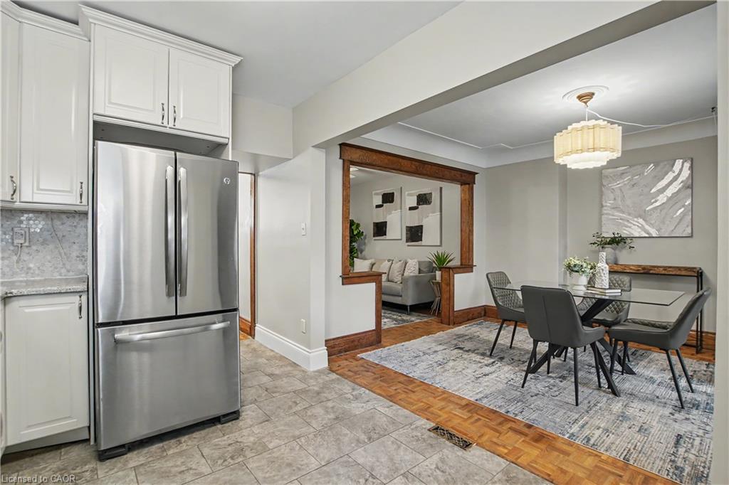 279 Ottawa Street S Property Photo 12