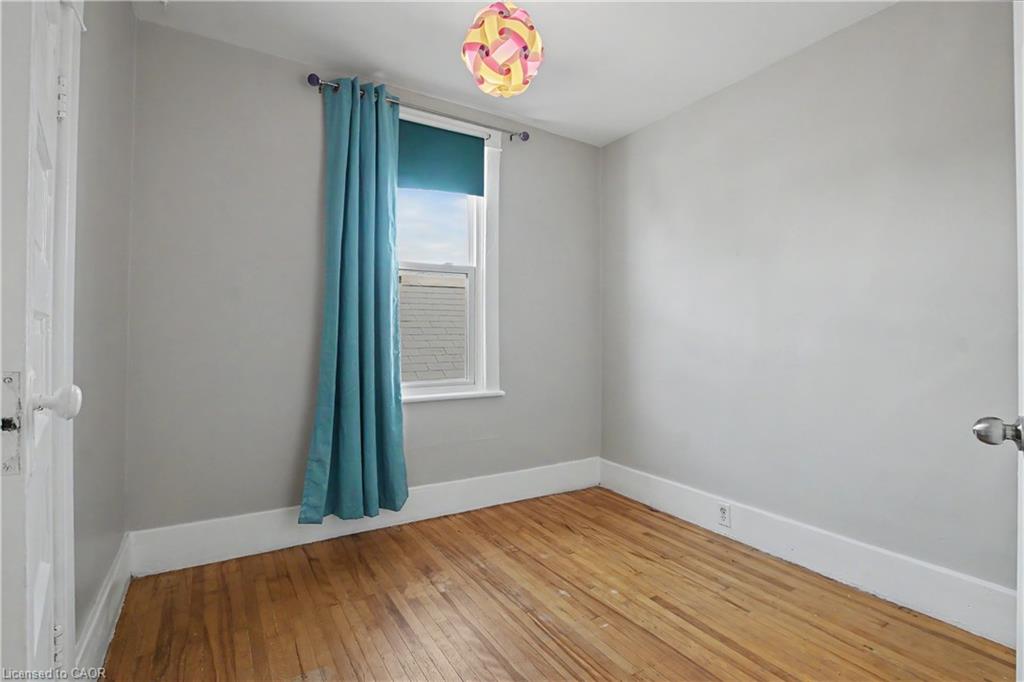 279 Ottawa Street S Property Photo 17
