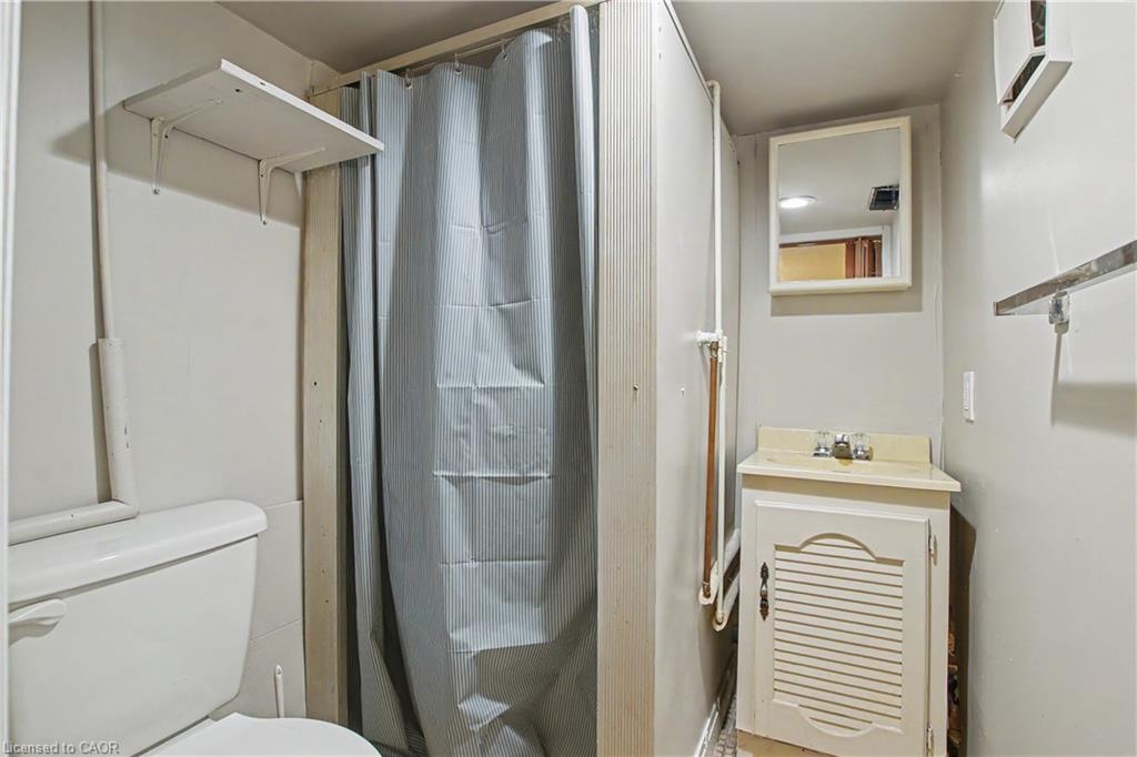 279 Ottawa Street S Property Photo 28