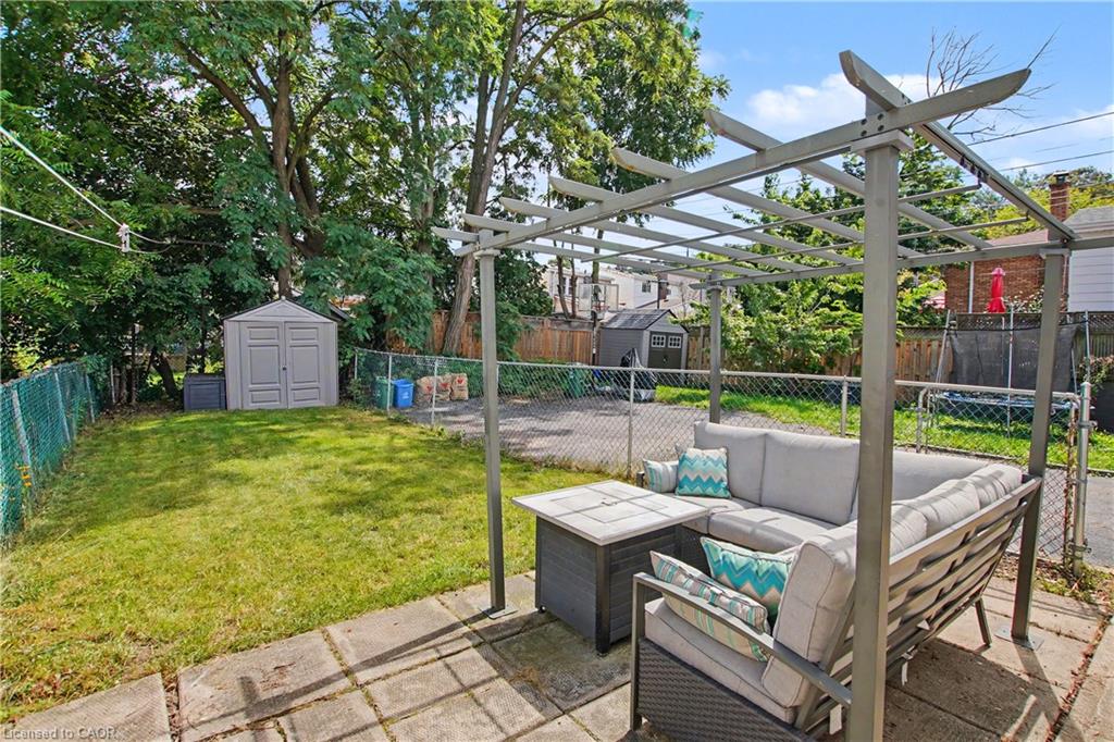 279 Ottawa Street S Property Photo 32