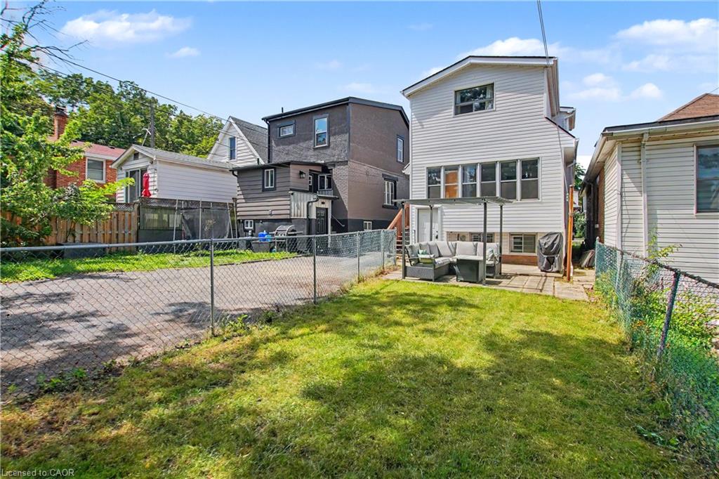 279 Ottawa Street S Property Photo 33