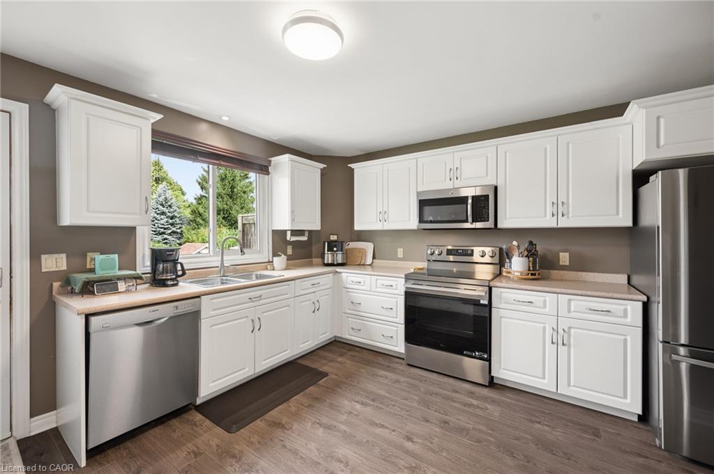 9-266 Dufferin Street Property Photo 4