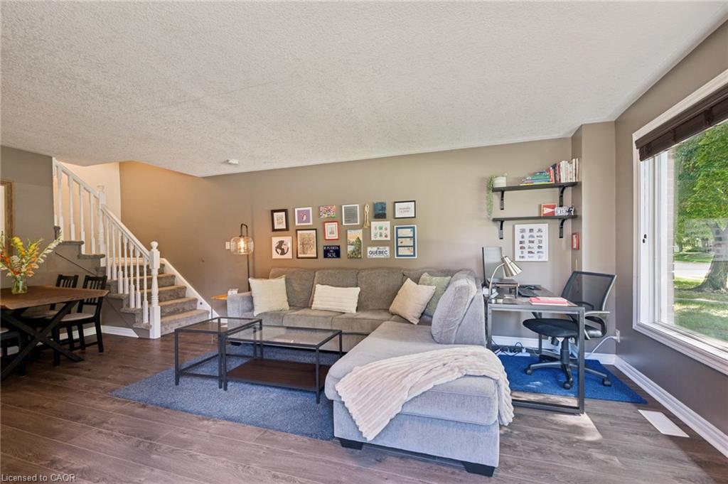 9-266 Dufferin Street Property Photo 8