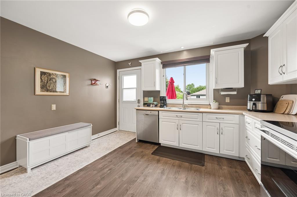 9-266 Dufferin Street Property Photo 10